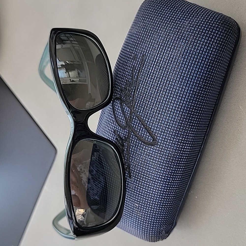 Maui Jim Punchbowl Sunglasses/case